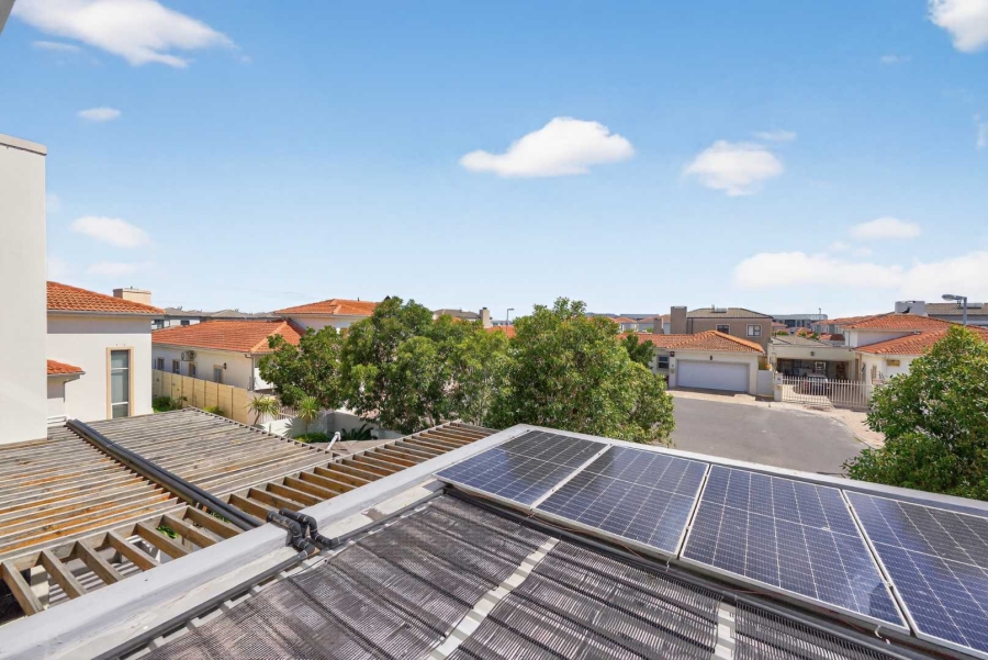 4 Bedroom Property for Sale in Parklands North Western Cape